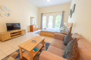 Luxury Escapes - Calm Retreat Studio Apt - near Metro & Mall - MOG184 DG